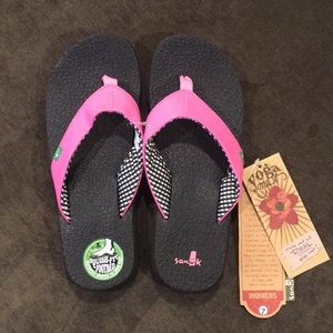 Sanuk Pink Flip Flop, Size 7